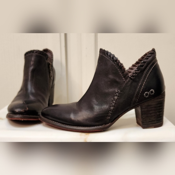 BEDSTU Carla Black Leather Women's Zipper Ankle Booties Boots size 10 - Main Image